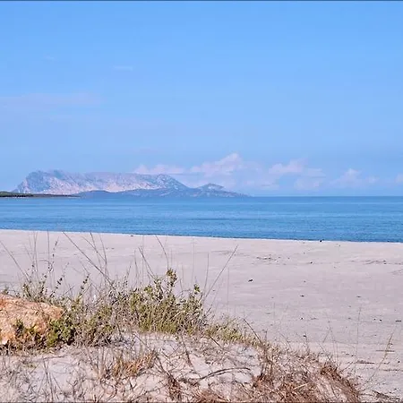 Tanaunella Aparthotel 3*