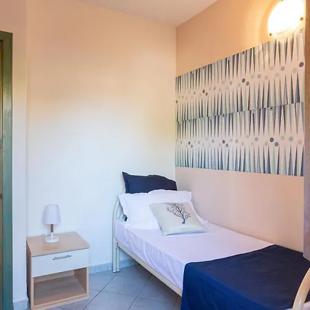 Tanaunella מלון דירות 3*